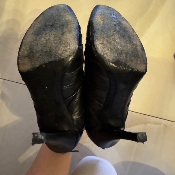 Chanel leather bootie - Picture 4 of 5